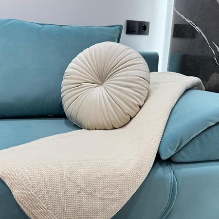 Two Bedroom Apartment In The Center, With Parking, Address Avram Iancu 32 Kisinyov Kültér fotó