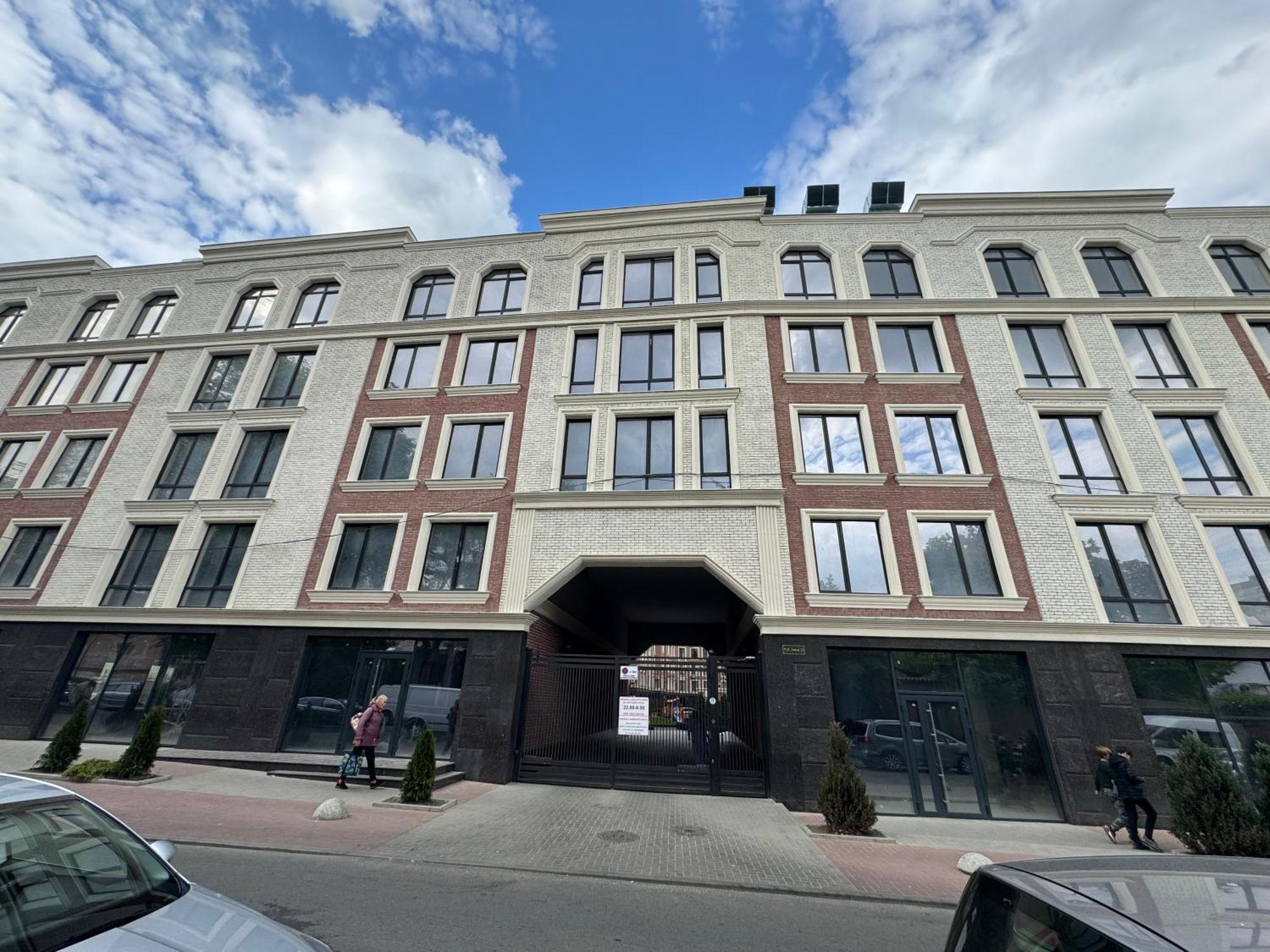 Two Bedroom Apartment In The Center, With Parking, Address Avram Iancu 32 Kisinyov Kültér fotó