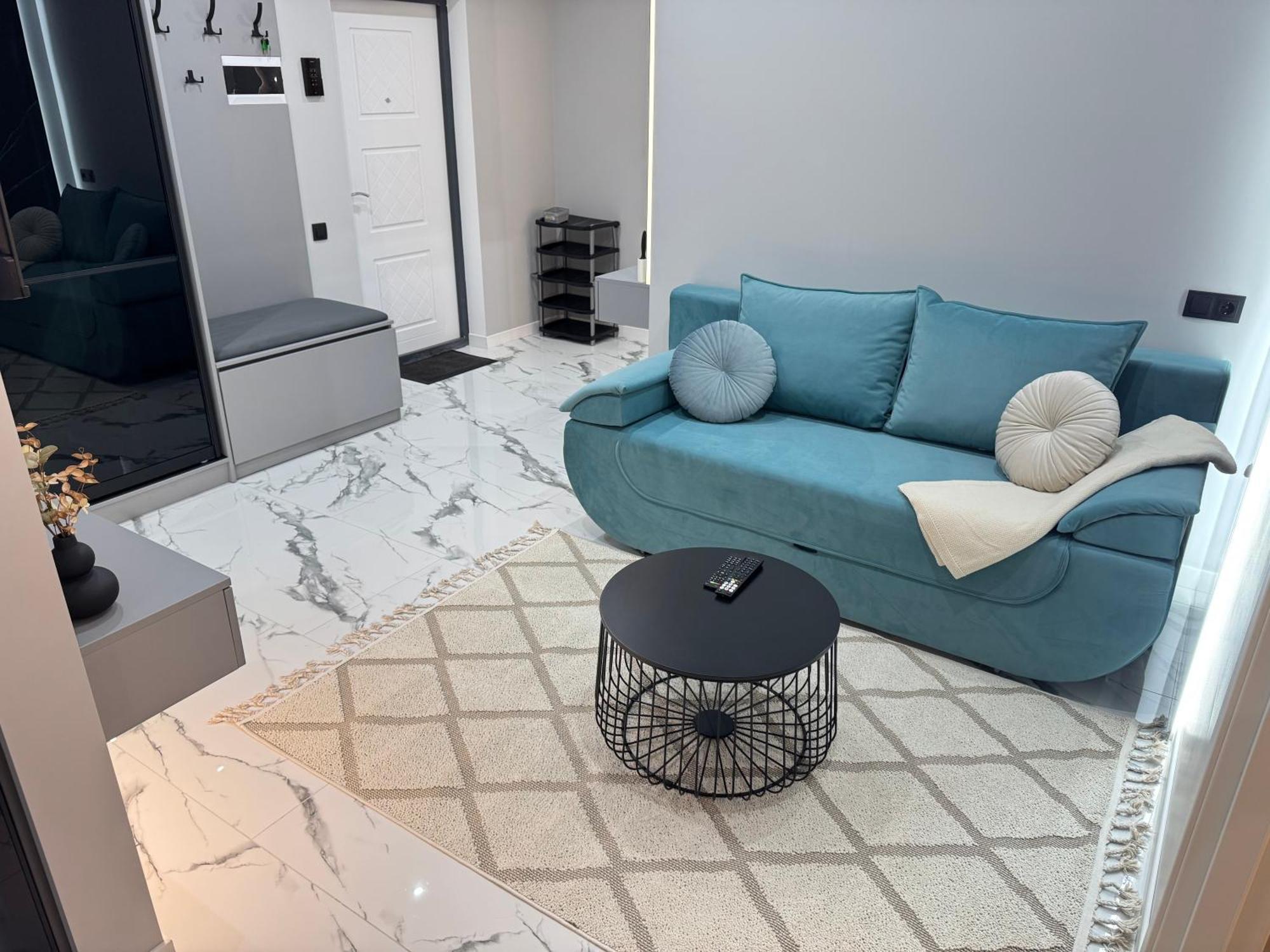 Two Bedroom Apartment In The Center, With Parking, Address Avram Iancu 32 Kisinyov Kültér fotó