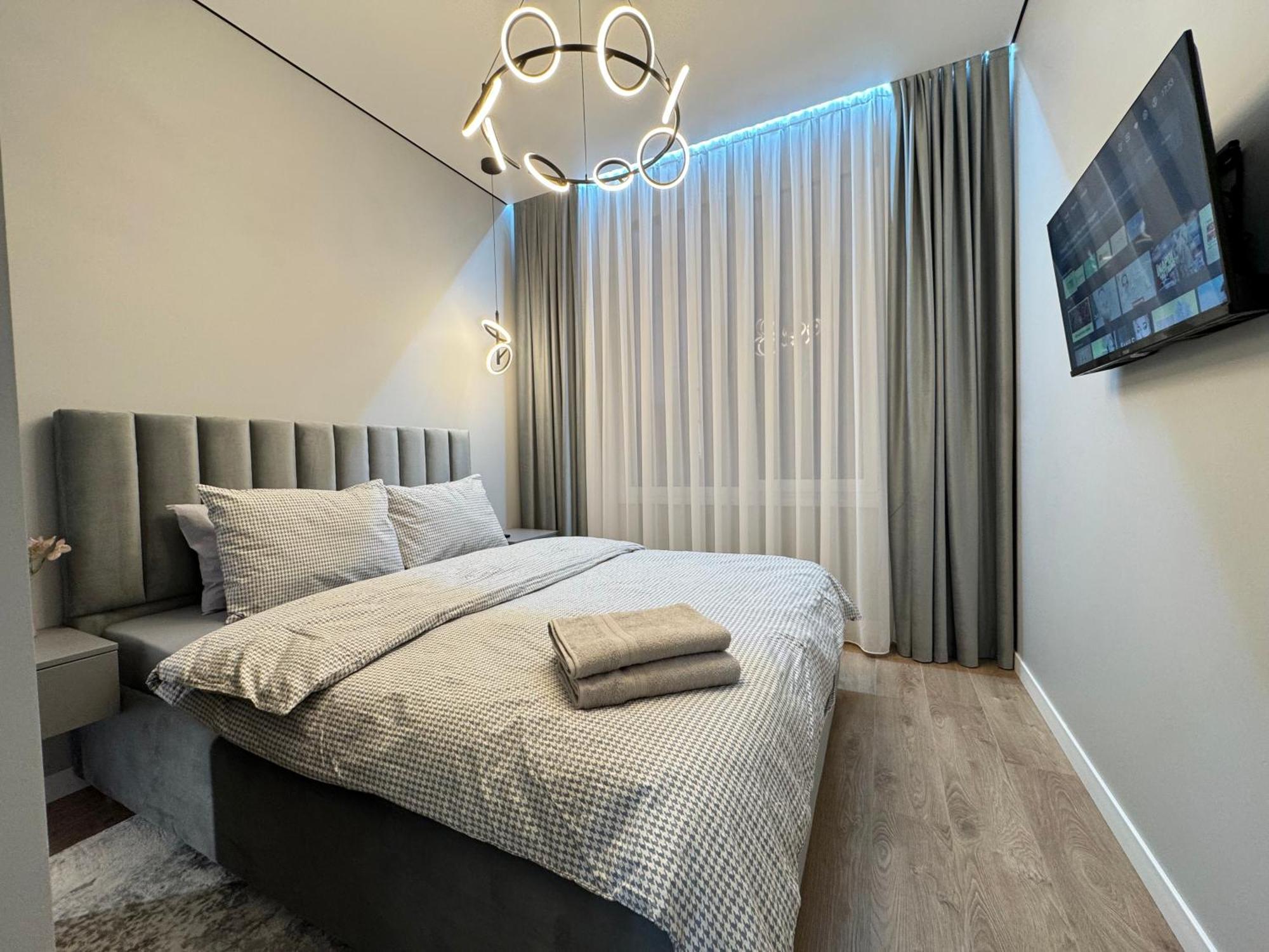 Two Bedroom Apartment In The Center, With Parking, Address Avram Iancu 32 Kisinyov Kültér fotó