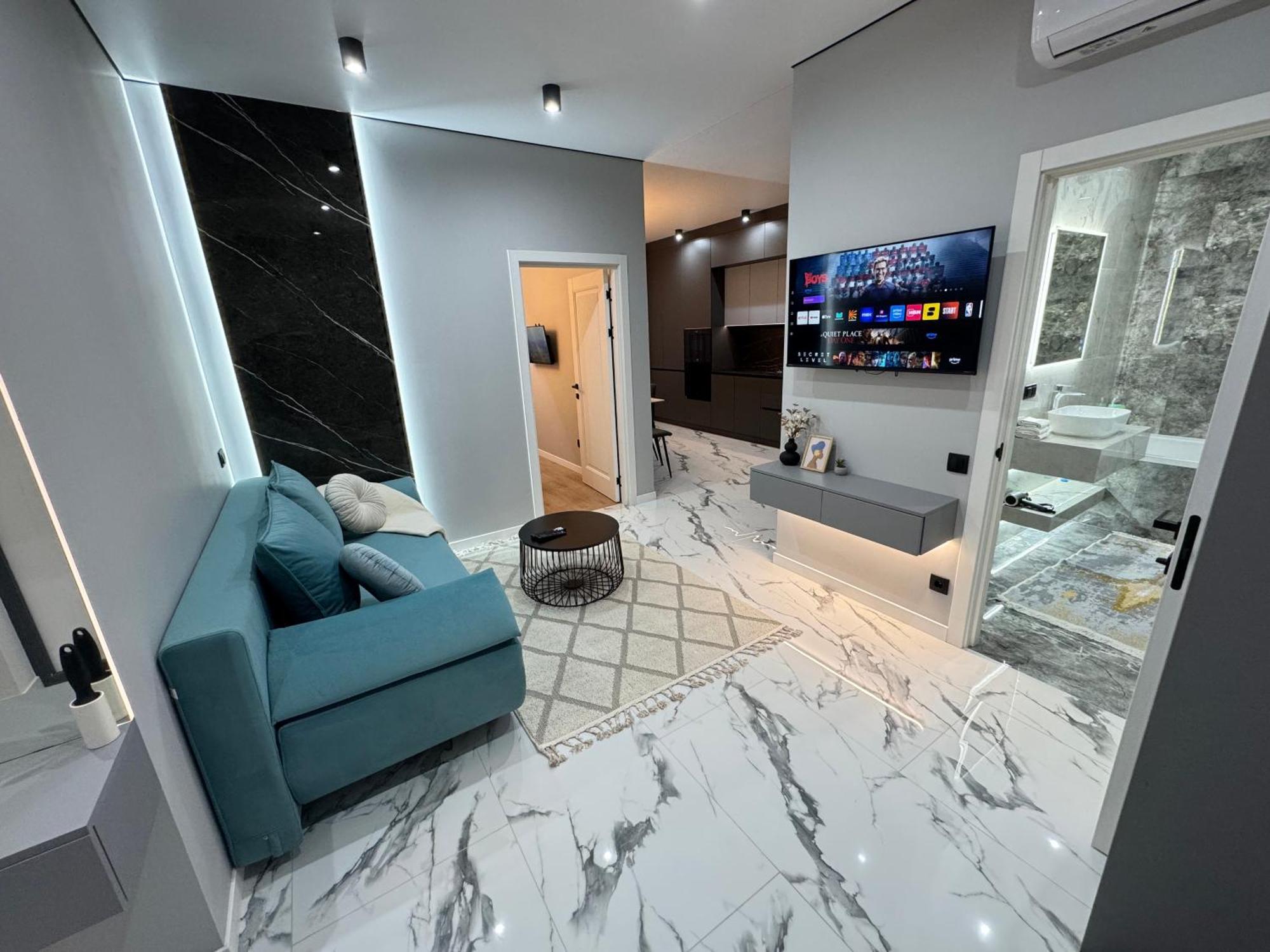 Two Bedroom Apartment In The Center, With Parking, Address Avram Iancu 32 Kisinyov Kültér fotó