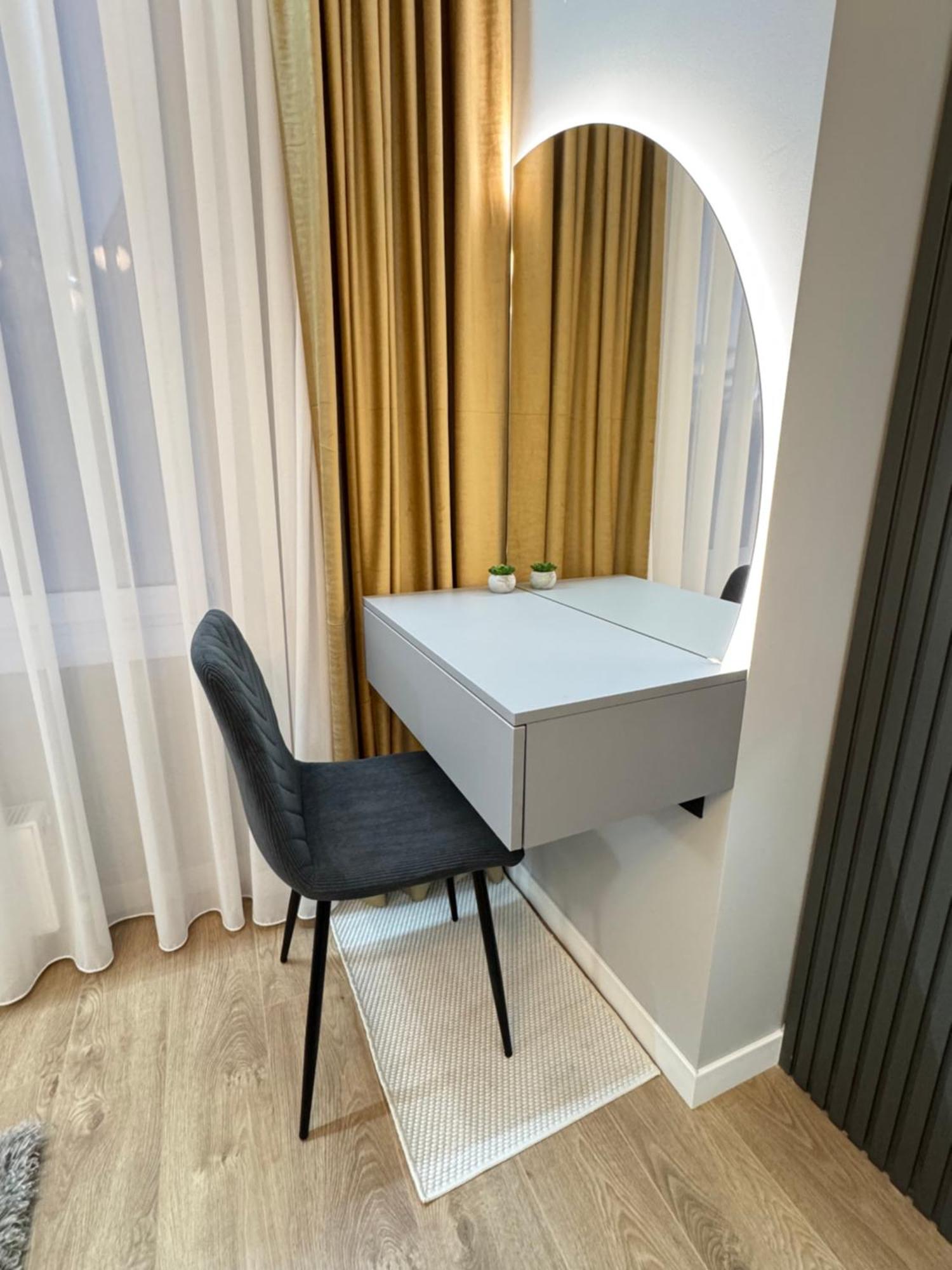 Two Bedroom Apartment In The Center, With Parking, Address Avram Iancu 32 Kisinyov Kültér fotó