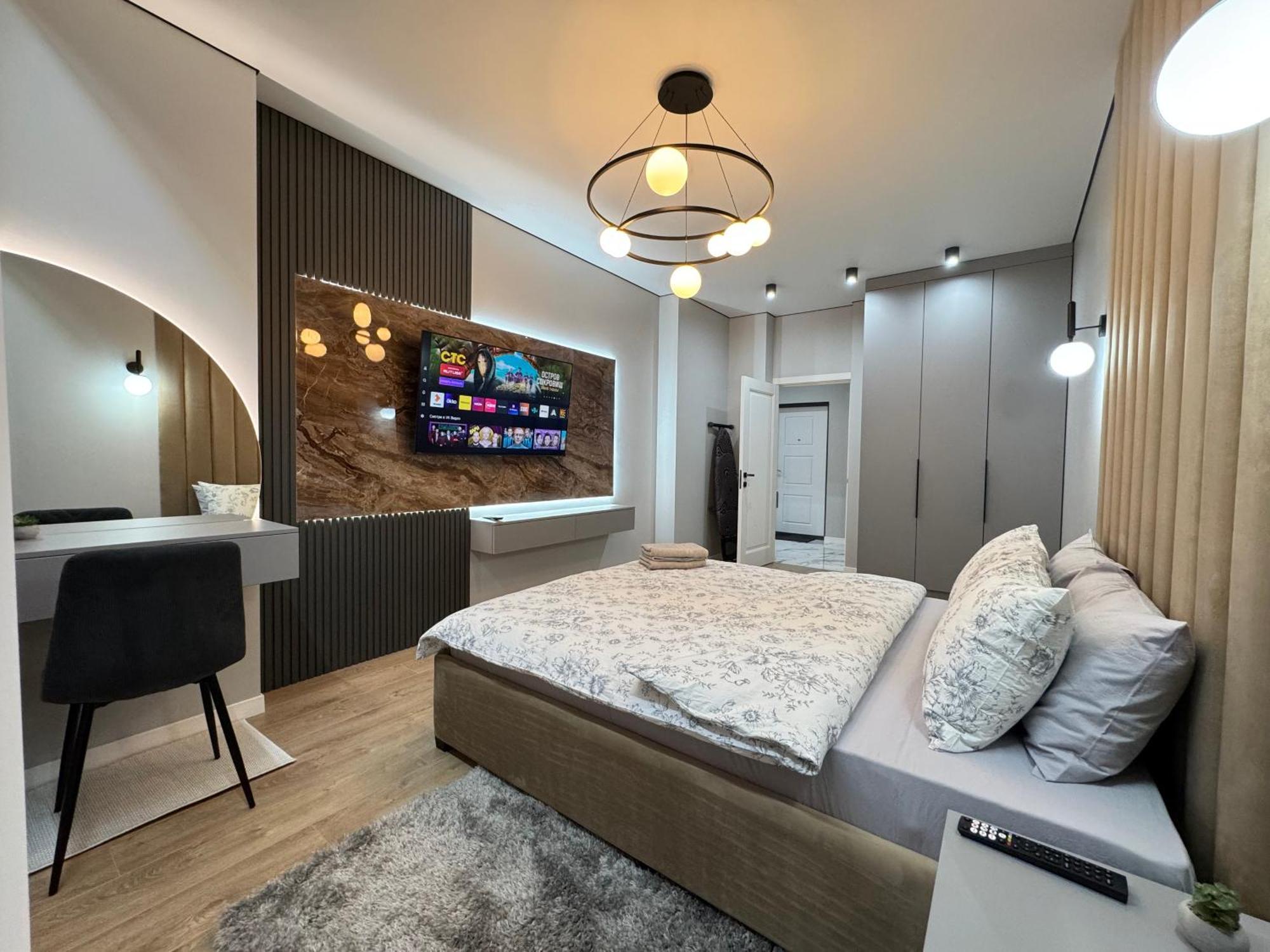 Two Bedroom Apartment In The Center, With Parking, Address Avram Iancu 32 Kisinyov Kültér fotó